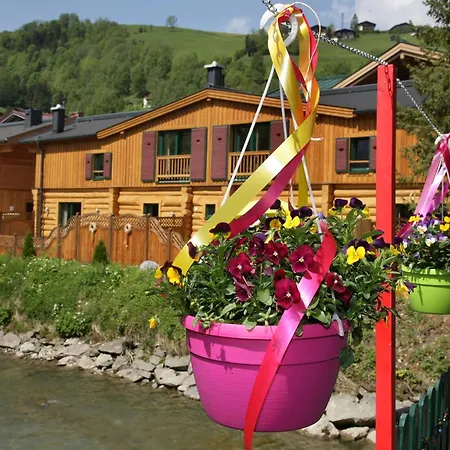 - R Будинок відпочинку Капрун