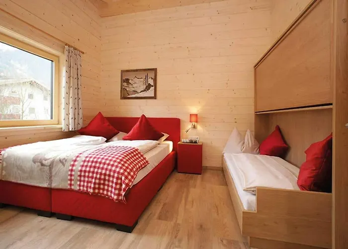 - R Semesterbostad *